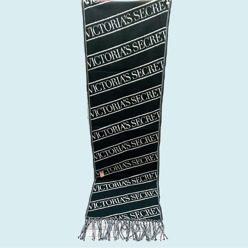 Victoria's Secret Women’s Black/White Scarf